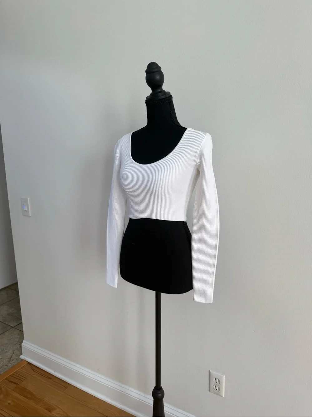 Aritzia White Ribbed Scoop-Neck Long Sleeve Top